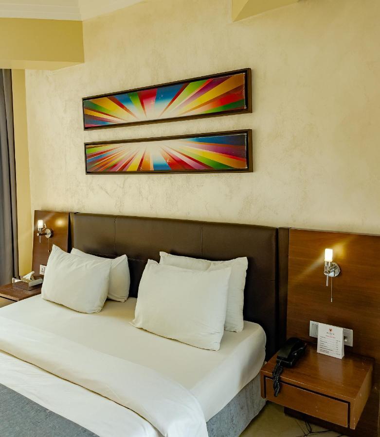 The Avenue Suites Lagos Bagian luar foto