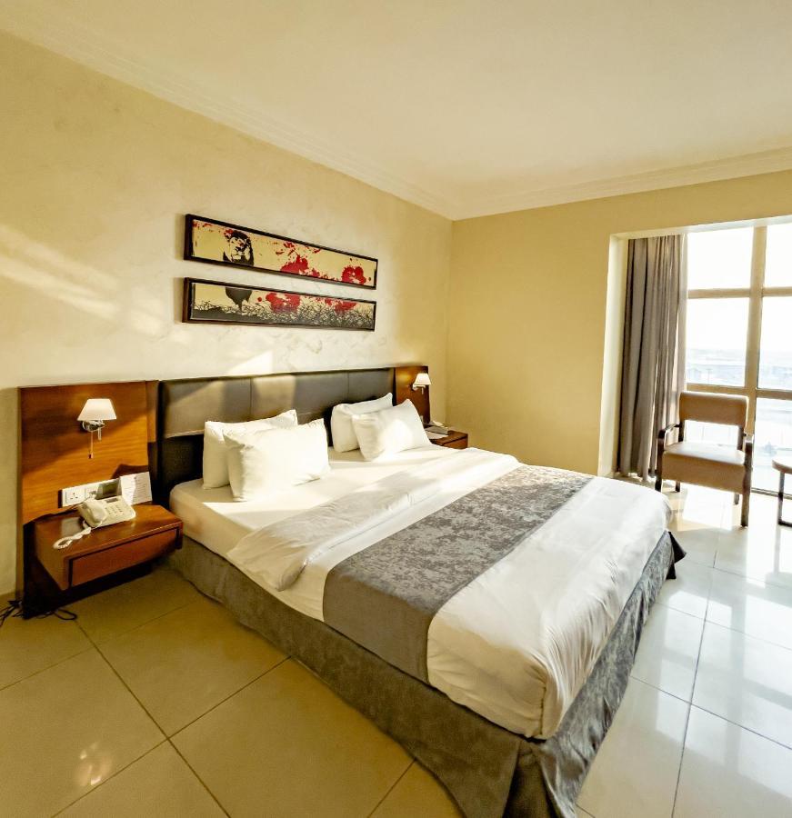 The Avenue Suites Lagos Bagian luar foto