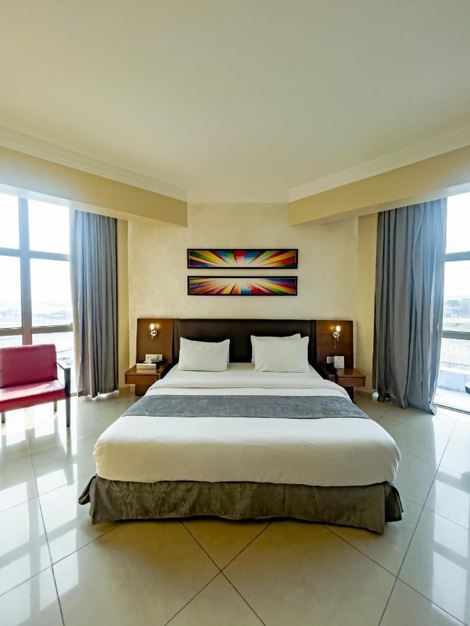 The Avenue Suites Lagos Bagian luar foto